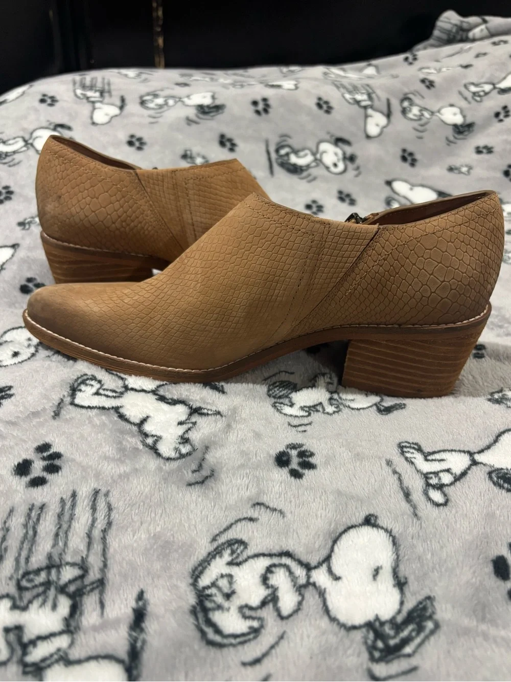 Zodiac Tan Textured Ankle Boots